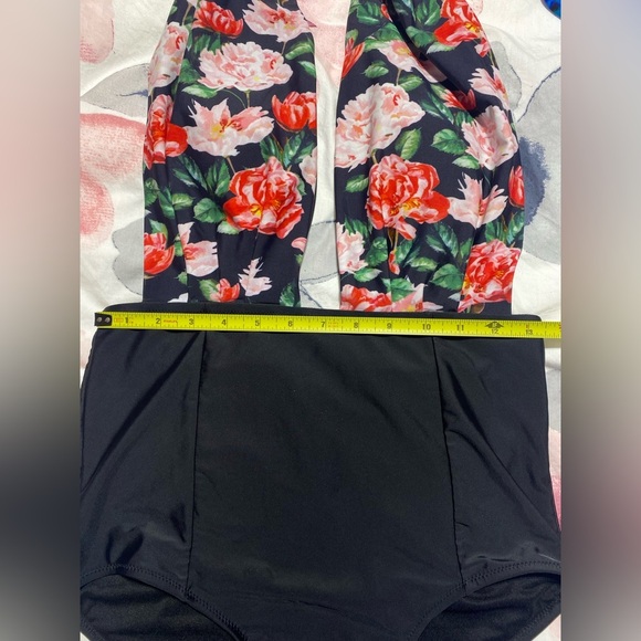 NWT Cupshe Halter Tie Plunge Floral Beachy One Piece Bathing Suit Size Large - Picture 8 of 10